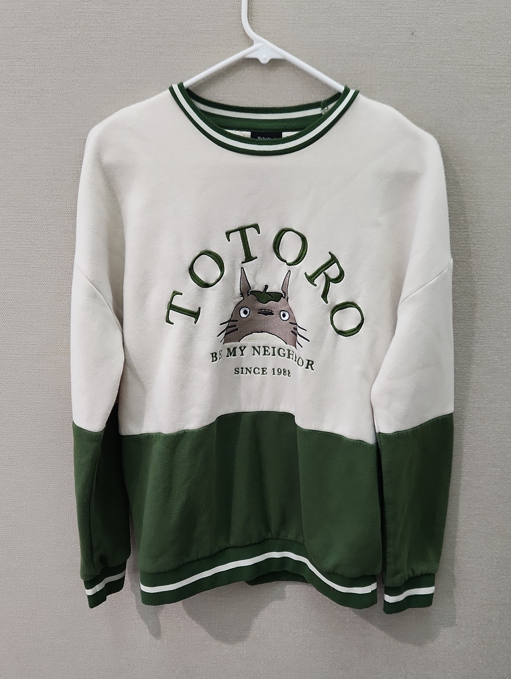 Her Universe My Neighbor Totoro Be My Neighbor Sweatshirt Size SM